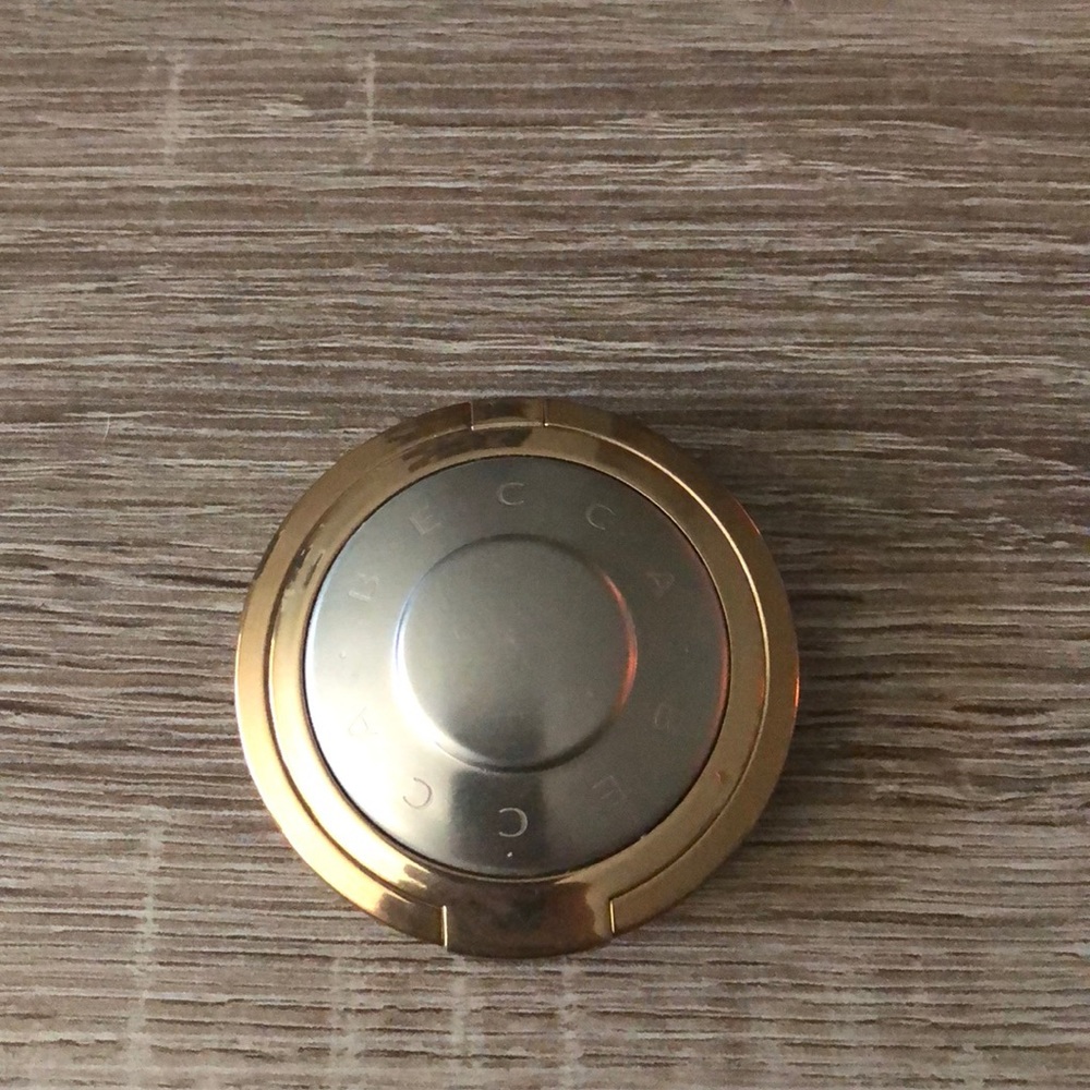 BECCA light chaser in Rose Quartz